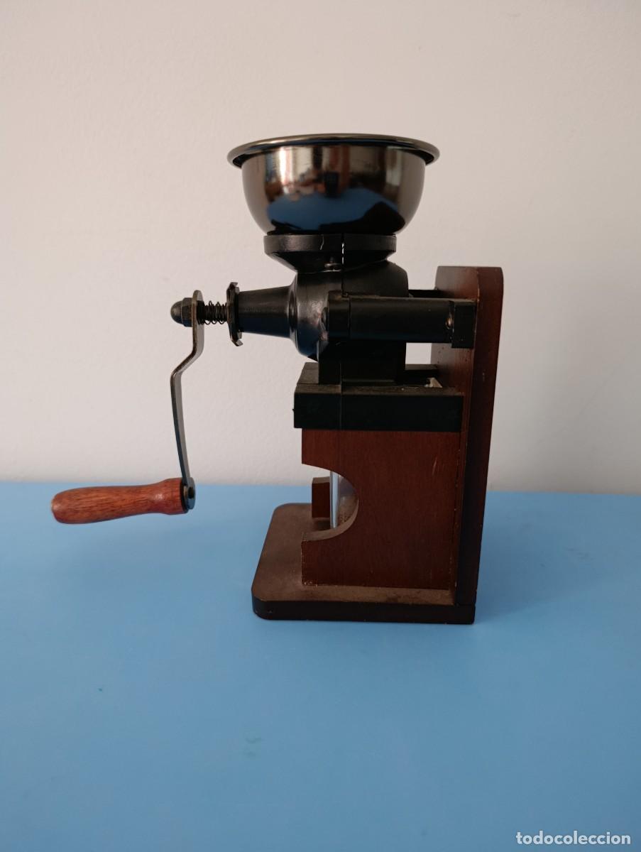 Vintage: MOLINILLO SENCILLO DE MADERA