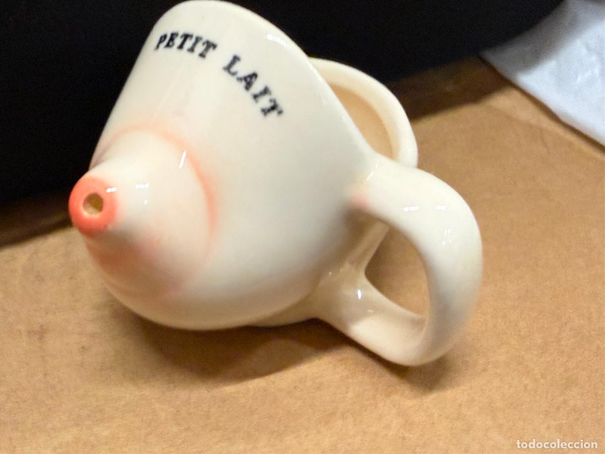 Vintage: Curiosa tacita o jarrita de leche o crema en forma de teta o pecho. 7x6cms
