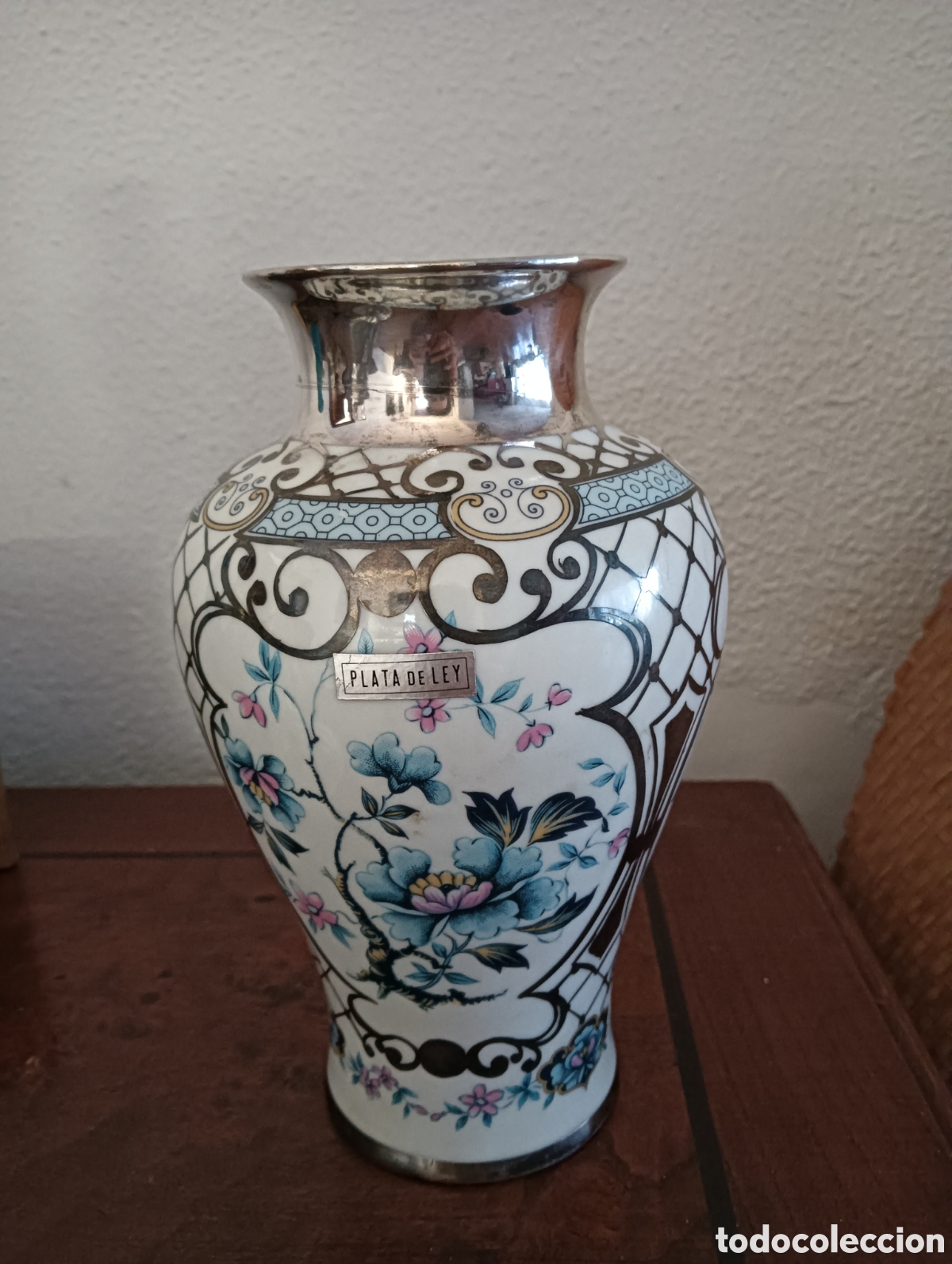 Vintage: Jarr&oacute;n de porcelana con cuello de plata de ley