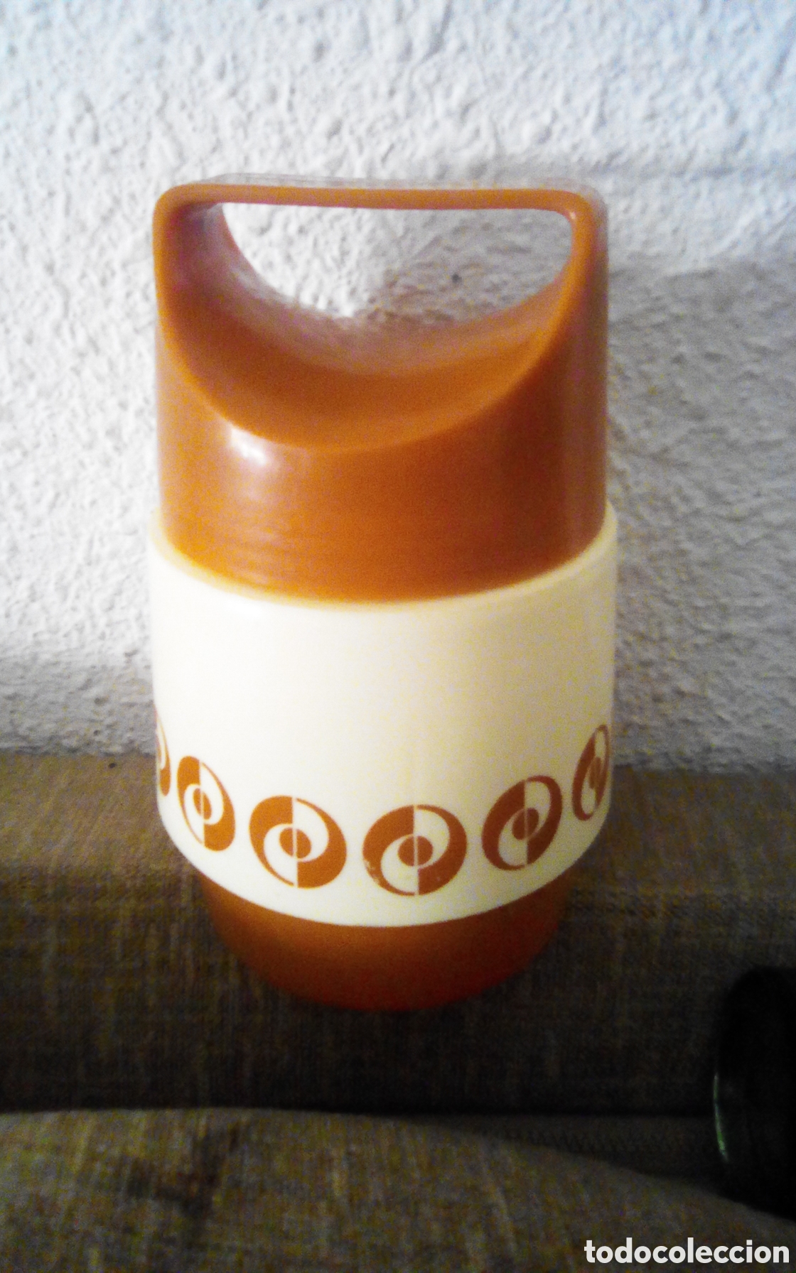 Vintage: Antiguo termo para llevar comida caliente. Vintage. A&ntilde;os 60s/70s. Mide 12 x 20 cm.