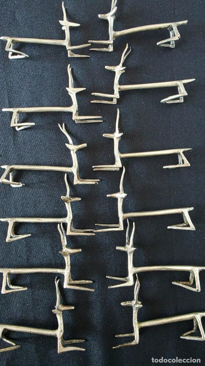 Vintage: Lote 12 Reposacubiertos Vintage De Bronce - Ant&iacute;lopes Estilo Brutalista Colonial Medidados S.XX