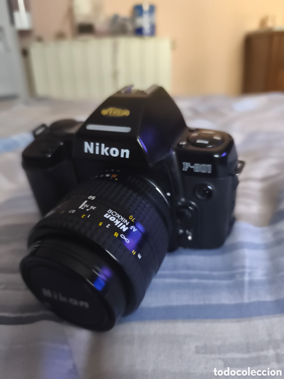 Vintage: C&aacute;mara Nikon de carrete F-801