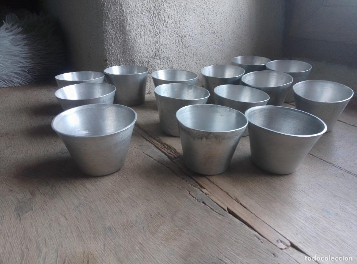 Vintage: Lote de 14 flaneras, moldes, vasos de aluminio. A&ntilde;os 60/70