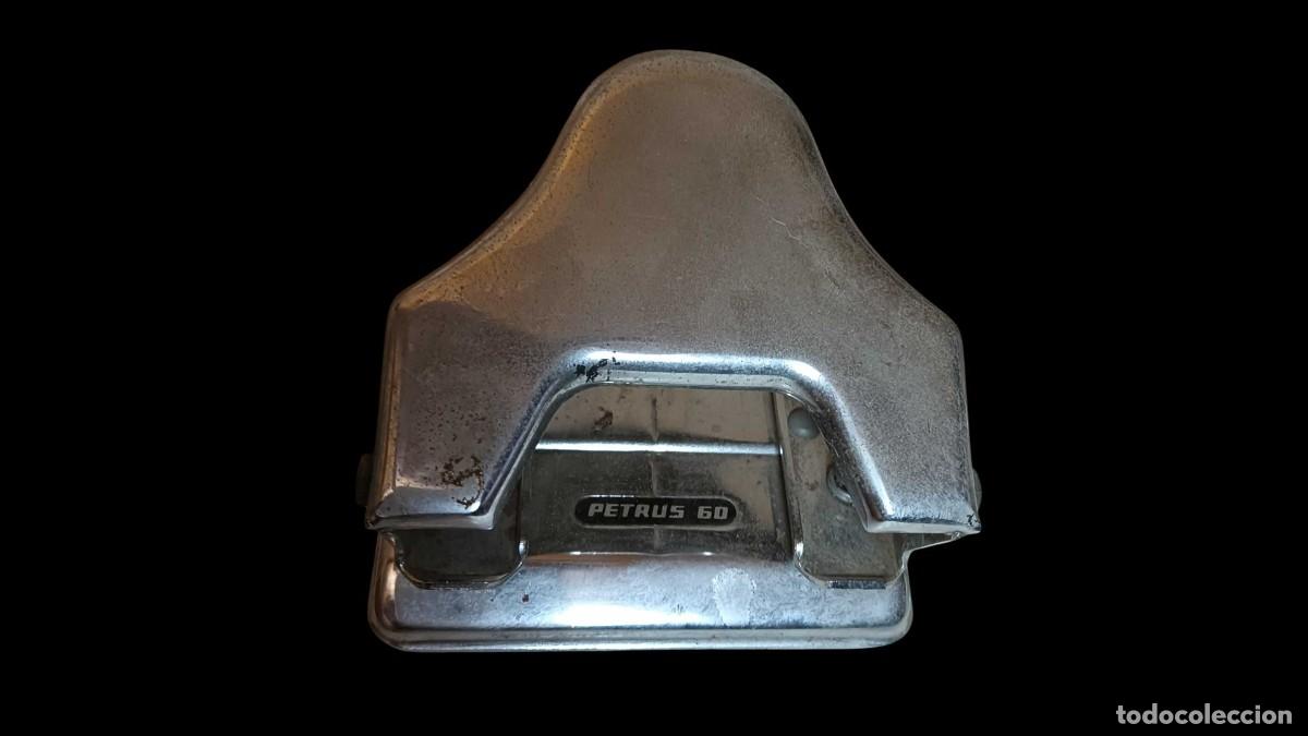 Vintage: PERFORADORA DE PAPEL - PETRUS MODELO 60 - METAL CROMADO - RETRO - OFICINA VINTAGE