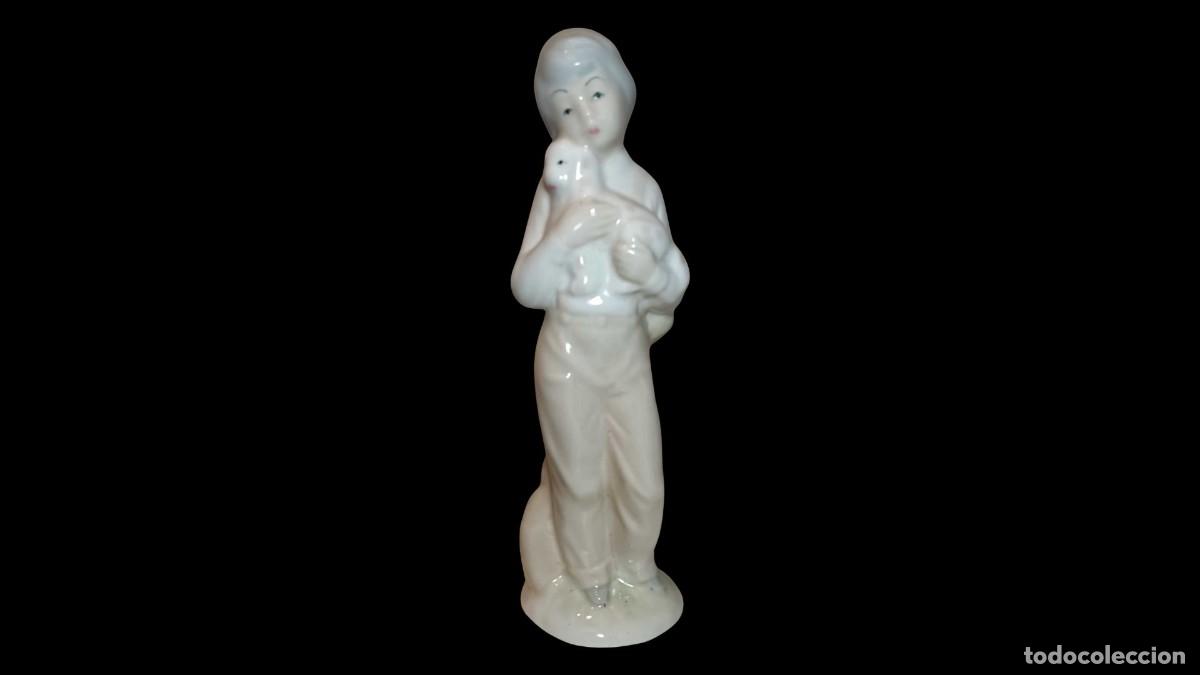Vintage: FIGURA DE PORCELANA ESMALTADA - PASTOR CON CORDERITO - VINTAGE - RETRO - A&Ntilde;OS 60/80