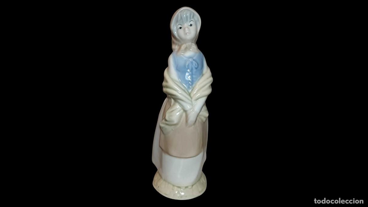 Vintage: FIGURA DE PORCELANA ESMALTADA - PASTORA CON TOQUILLA Y CAPUCHA - ESTILO ESPA&Ntilde;OL - RETRO - A&Ntilde;OS 60/80