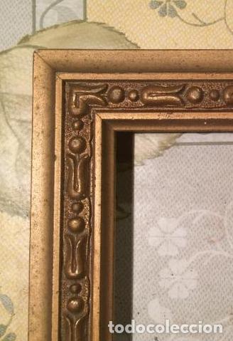 Vintage: Antiguo marco / portafotos de madera de los a&ntilde;os 60 con bonito relieve dorado