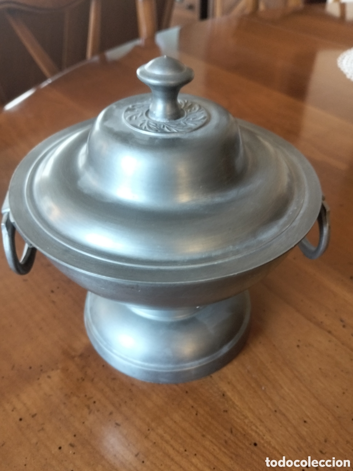 Vintage: Sopera antigua de esta&ntilde;o / peltre con tapa