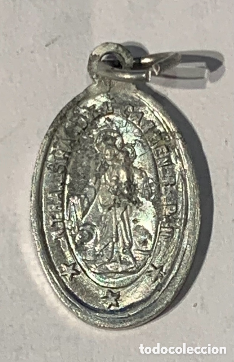 Vintage: Colgante / Medalla Religiosa. Nuestra Se&ntilde;ora del Carmen. Coraz&oacute;n de Jes&uacute;s. Aluminio.