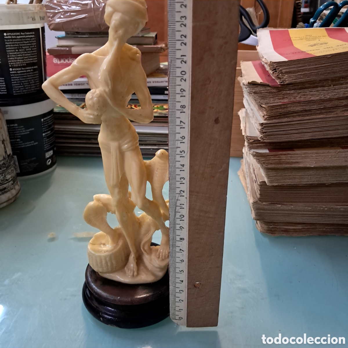 Vintage: Hindu encantador de serpientes en s&iacute;mil de marfil, 27 cm de altura