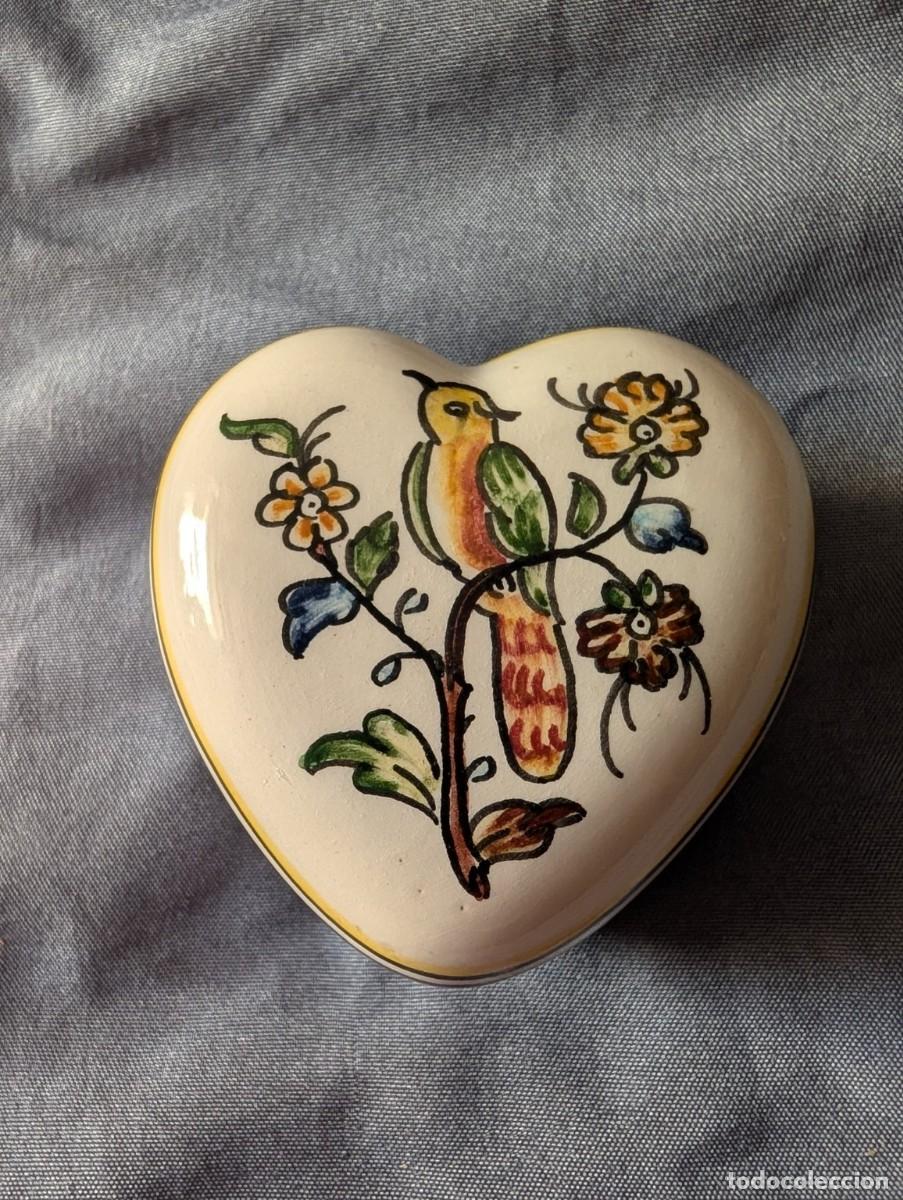 Vintage: Cajita Joyero Coraz&oacute;n de Cer&aacute;mica Portuguesa Pintada a Mano &ndash; Ave y Flores &ndash; Coimbra