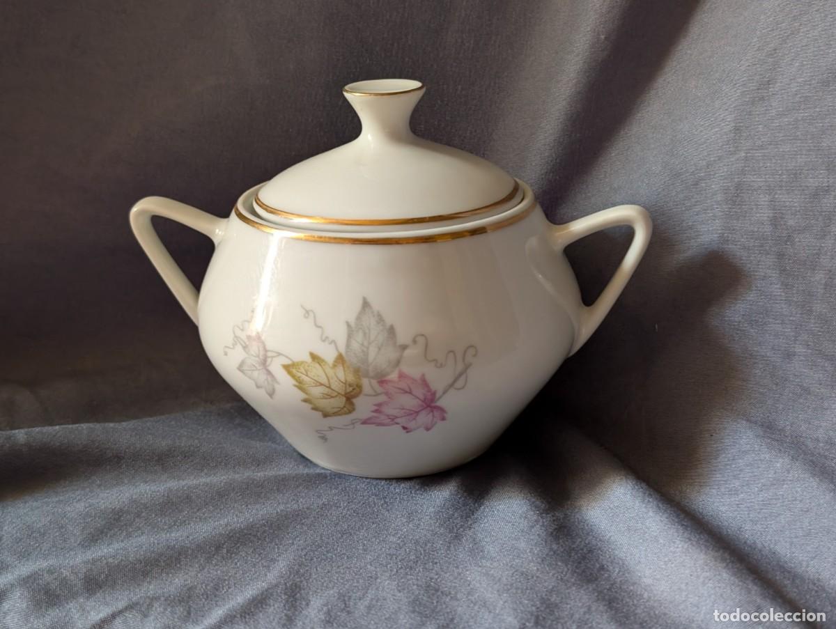 Vintage: Azucarero Vintage de Porcelana MAH con Tapa &ndash; Decoraci&oacute;n Hojas y Filete Dorado