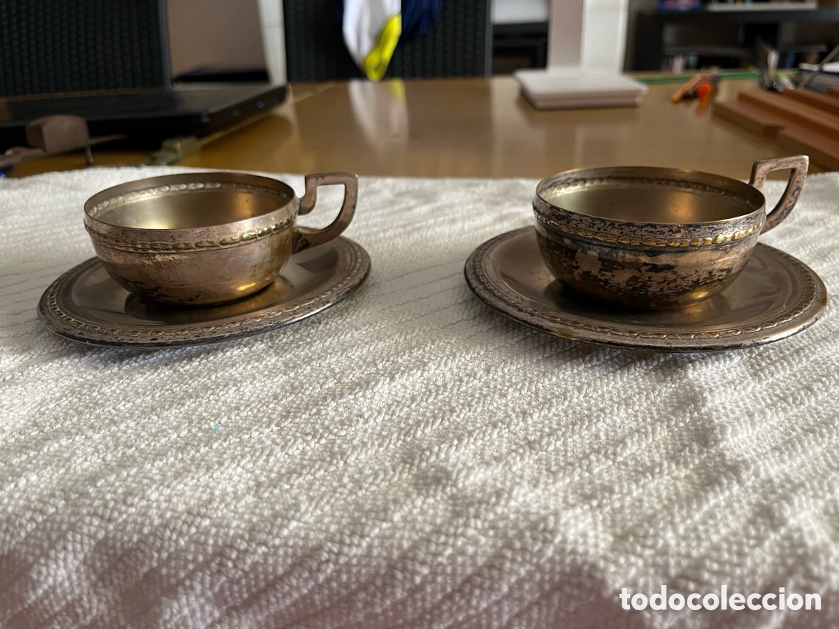 Vintage: Juego de tazas con sus platillos, con ba&ntilde;o de plata