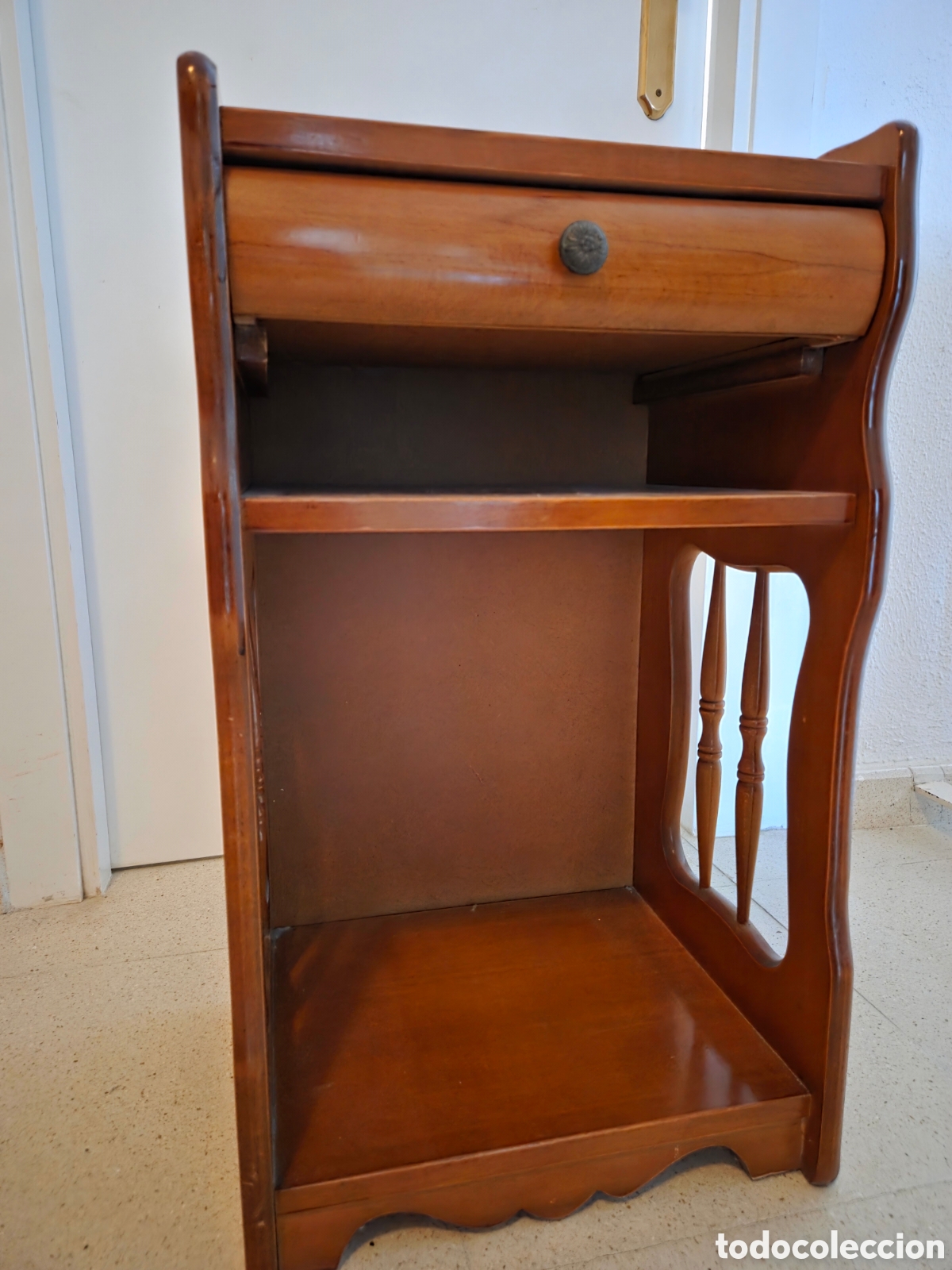 Vintage: Mesita de madera antigua