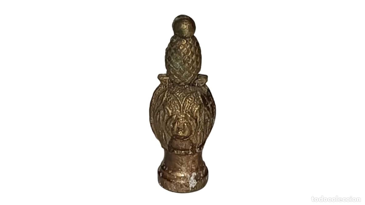 Vintage: REMATE DECORATIVO EN BRONCE CON FORMA DE PI&Ntilde;A - VINTAGE - BARANDILLAS Y MOBILIARIO - A&Ntilde;OS 30/50