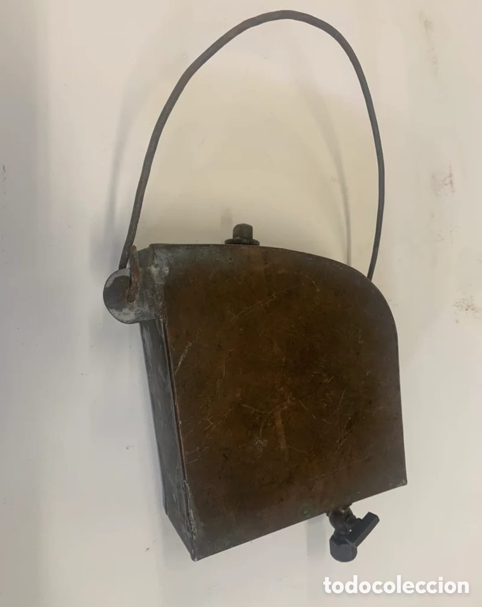 Vintage: Dep&oacute;sito de gasolina antiguo