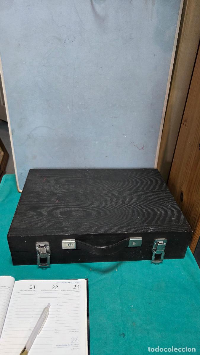 Vintage: maletin de madera de pintura