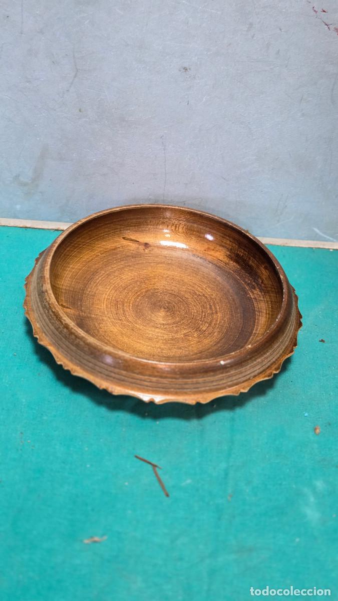 Vintage: caja de madera labrada - Foto 2
