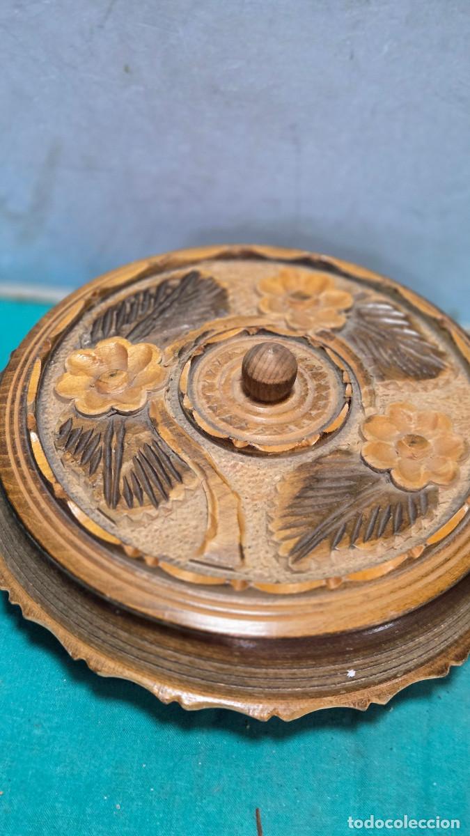 Vintage: caja de madera labrada - Foto 5