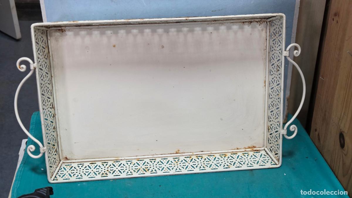 Vintage: bandeja de laton blanca