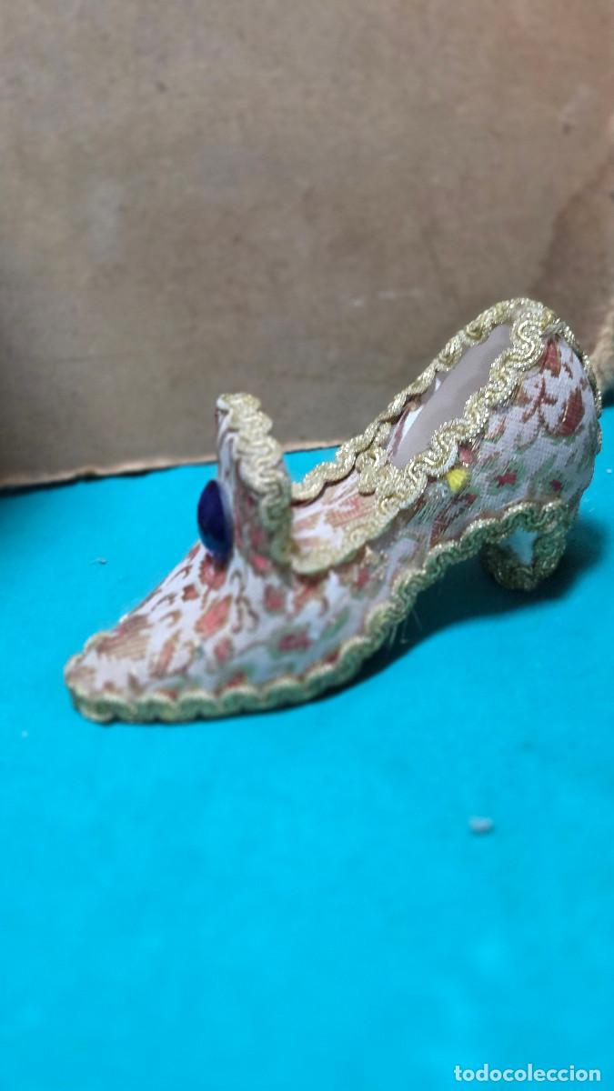 Vintage: zapato de coleccion dorado - Foto 2