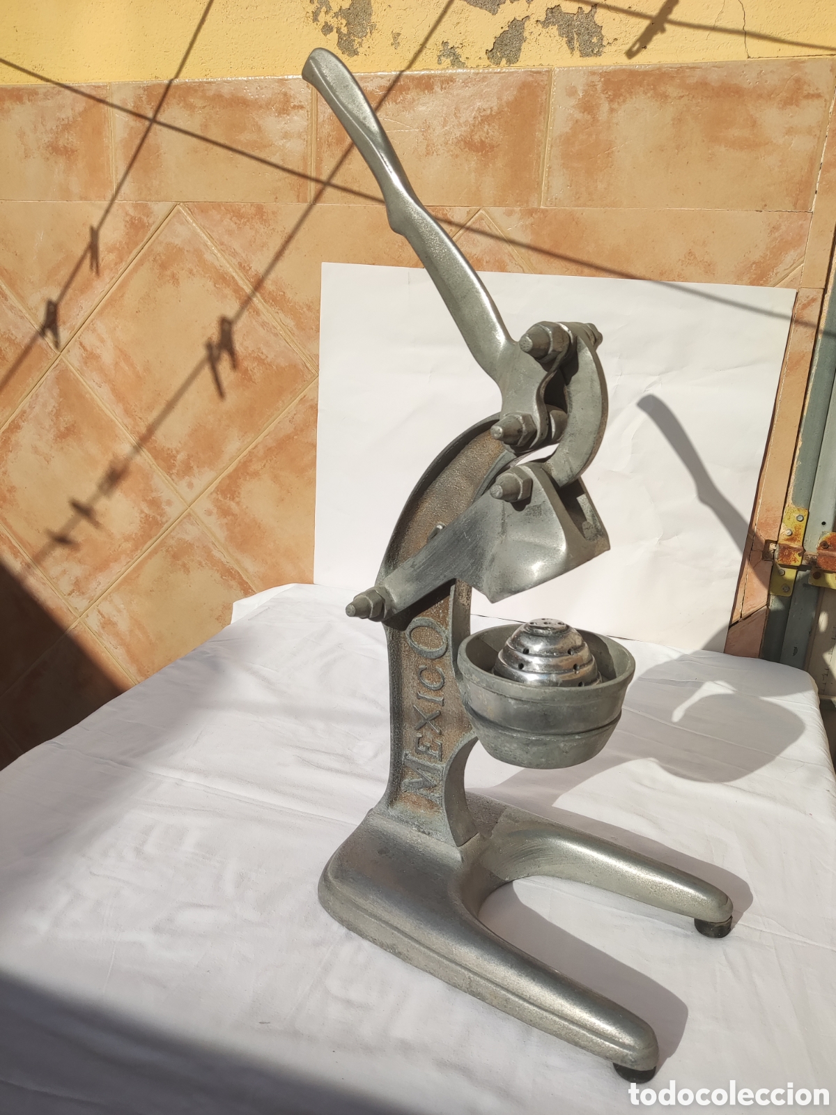 Vintage: Aut&eacute;ntico exprimidor manual tra&iacute;do de M&eacute;xico &ndash; Impecable