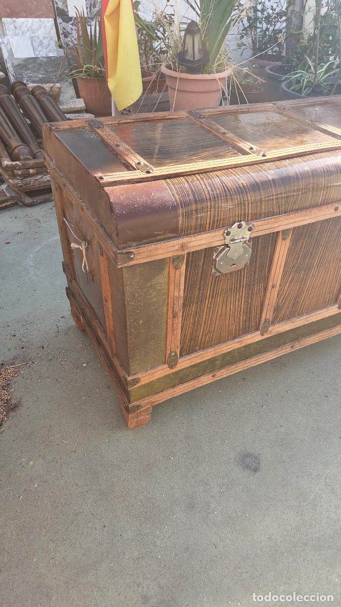 Vintage: baul de chapa y madera vintage