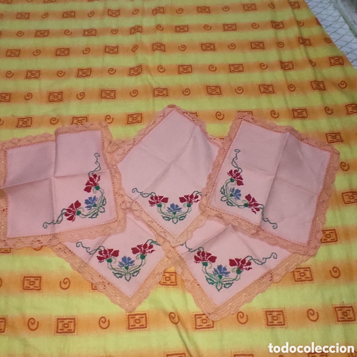 Vintage: Servilletas Petit Point con terminaciones de ganchillo 5 nuevas y sin uso,2 usadas.Leer descripci&oacute;n