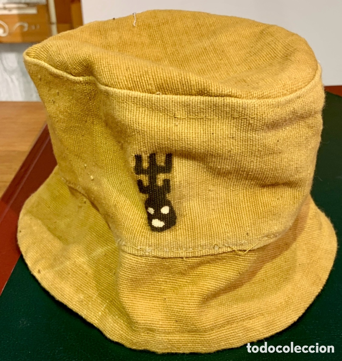 Vintage: Sombrero africano. Tejido. Hecho y tintado a mano. MALI.