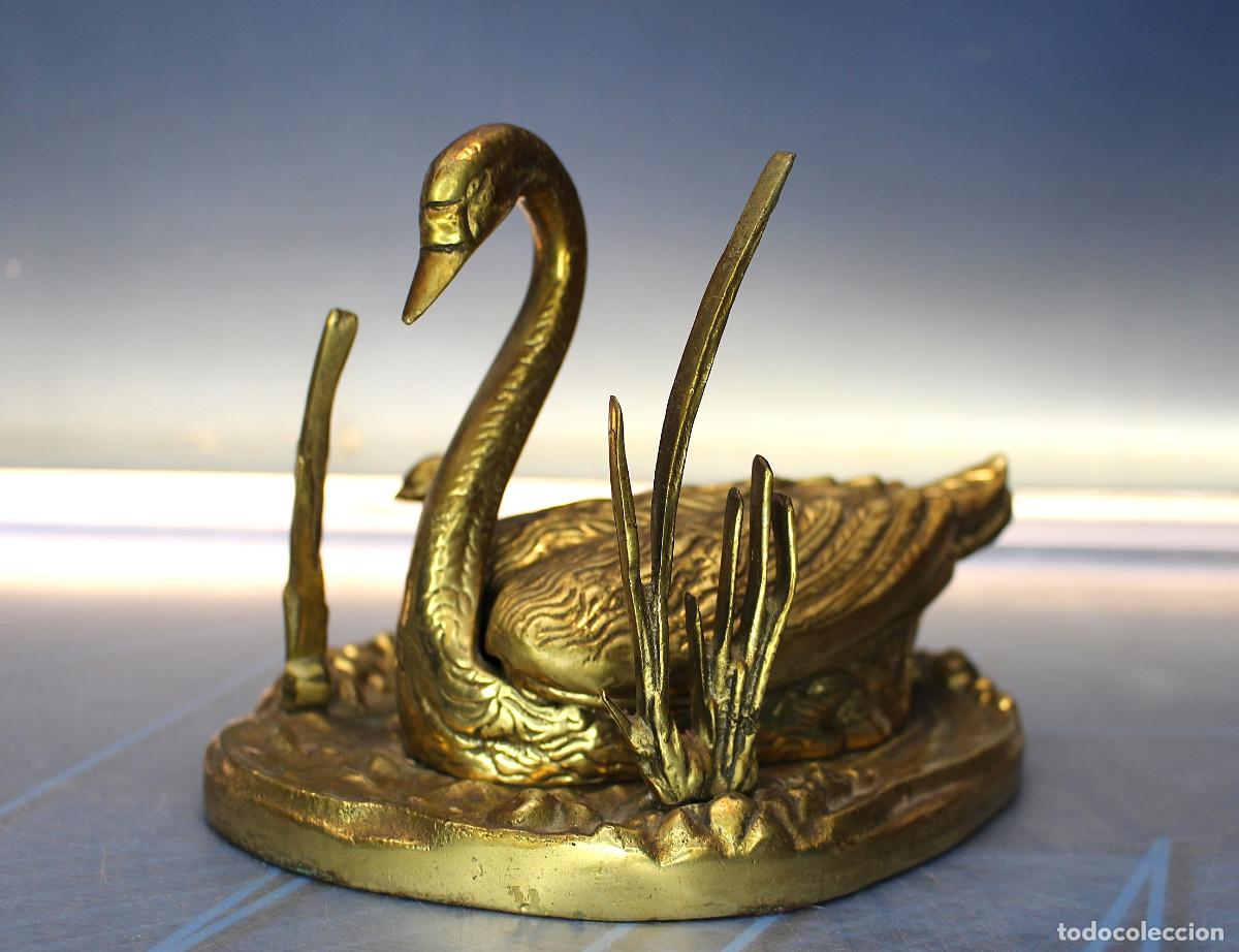 Vintage: Cenicero de bronce a&ntilde;os 60, de S. Agudo. Cisne entre juncos.