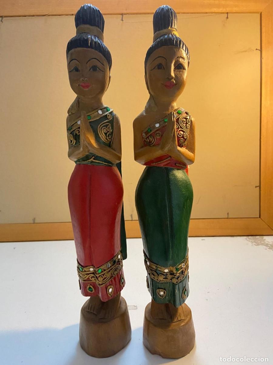 Vintage: Par de figuras decorativas de madera con el saludo tailand&eacute;s Sawasdee