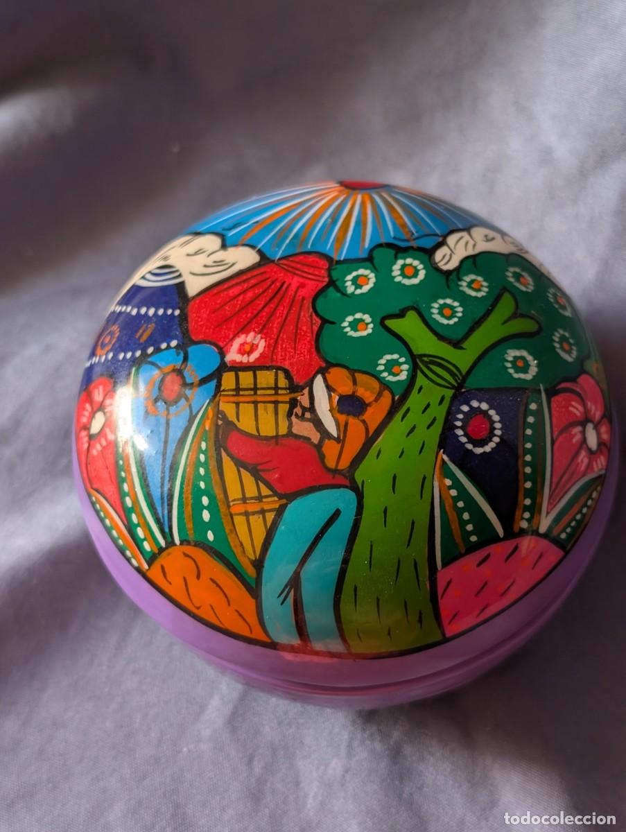Vintage: Caja joyero de cer&aacute;mica artesanal pintada a mano. Probable artesan&iacute;a mexicana. Estilo na&iacute;f