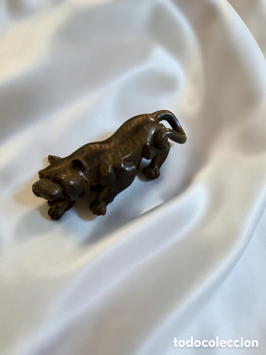 Vintage: Figura tallada en ojo de tigre