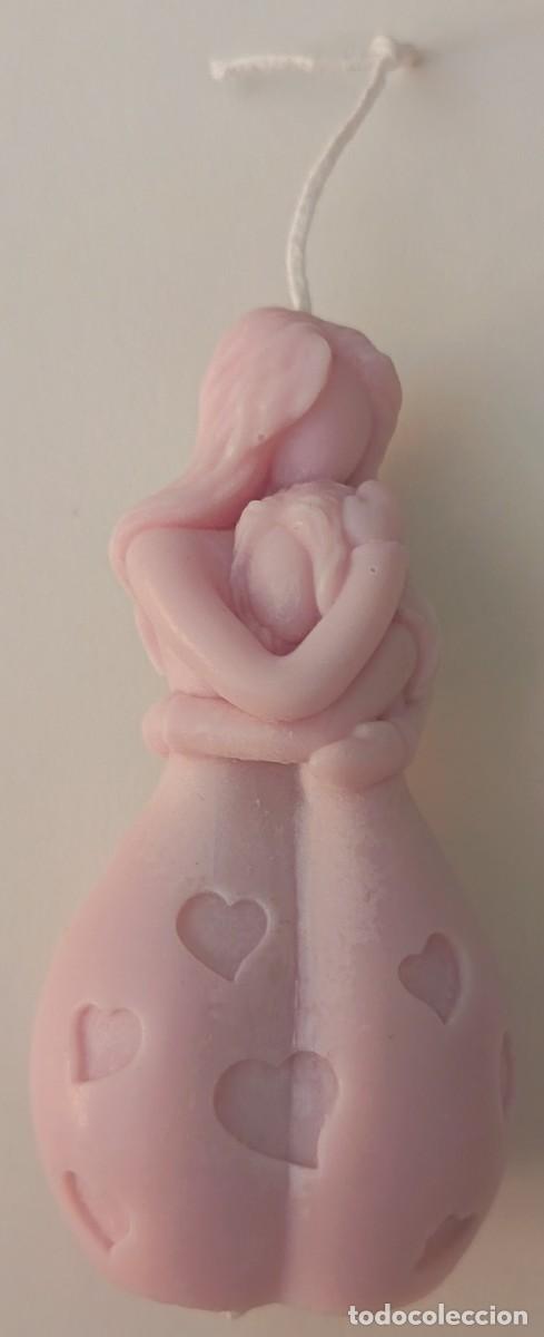 Vintage: Vela de cera. Madre con ni&ntilde;a. Color rosa.