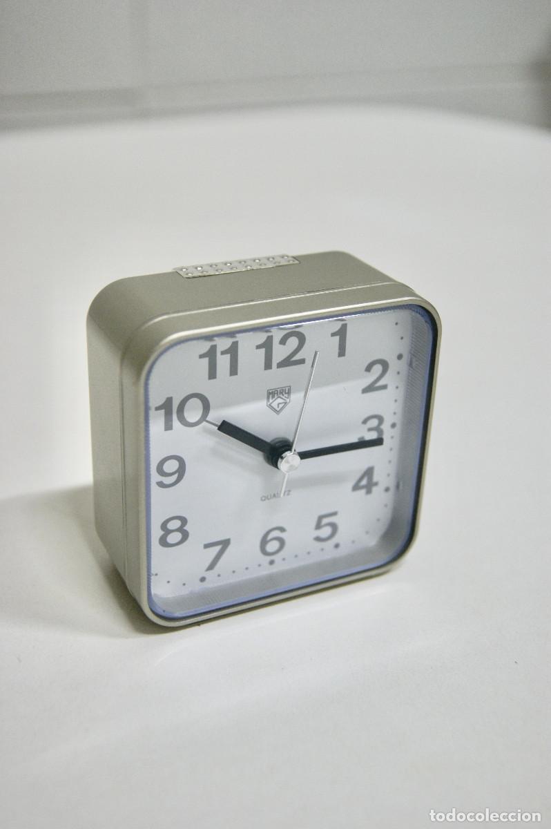 Vintage: Reloj despertador marr&oacute;n plata - Foto 1