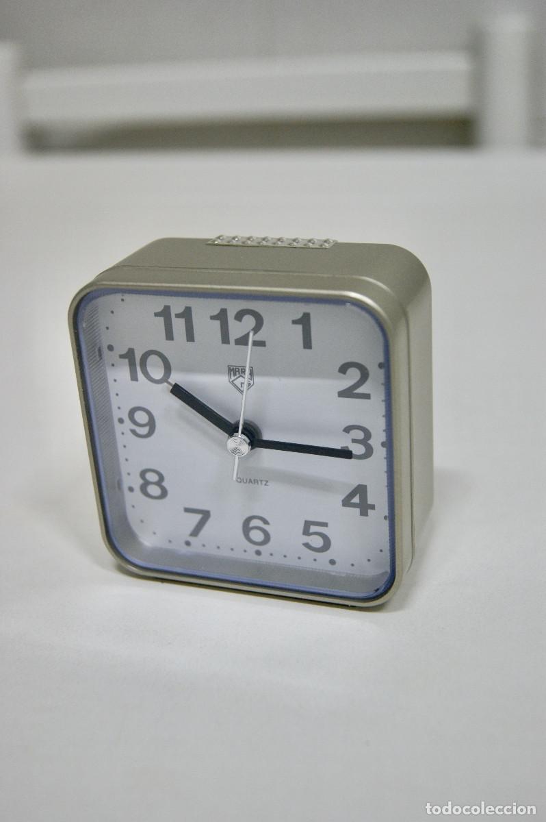 Vintage: Reloj despertador marr&oacute;n plata - Foto 3
