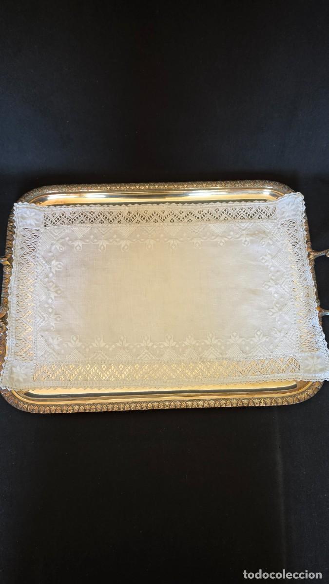 Vintage: Elegante Tapete o pa&ntilde;o de bandeja antiguo de alta calidad, realizado en hilo o lino fino con encaje