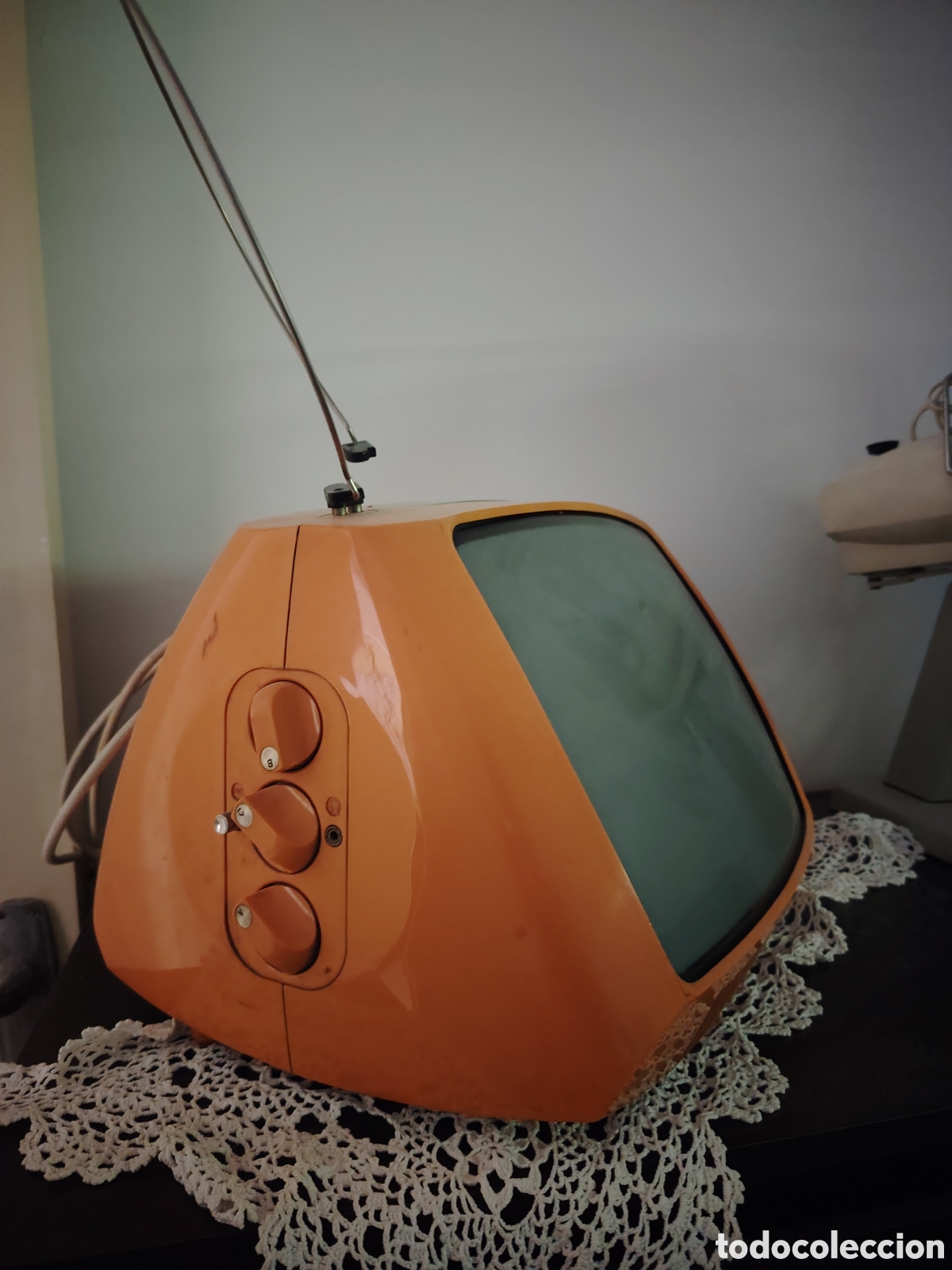 Vintage: Tv inter 1975 naranja - Foto 3