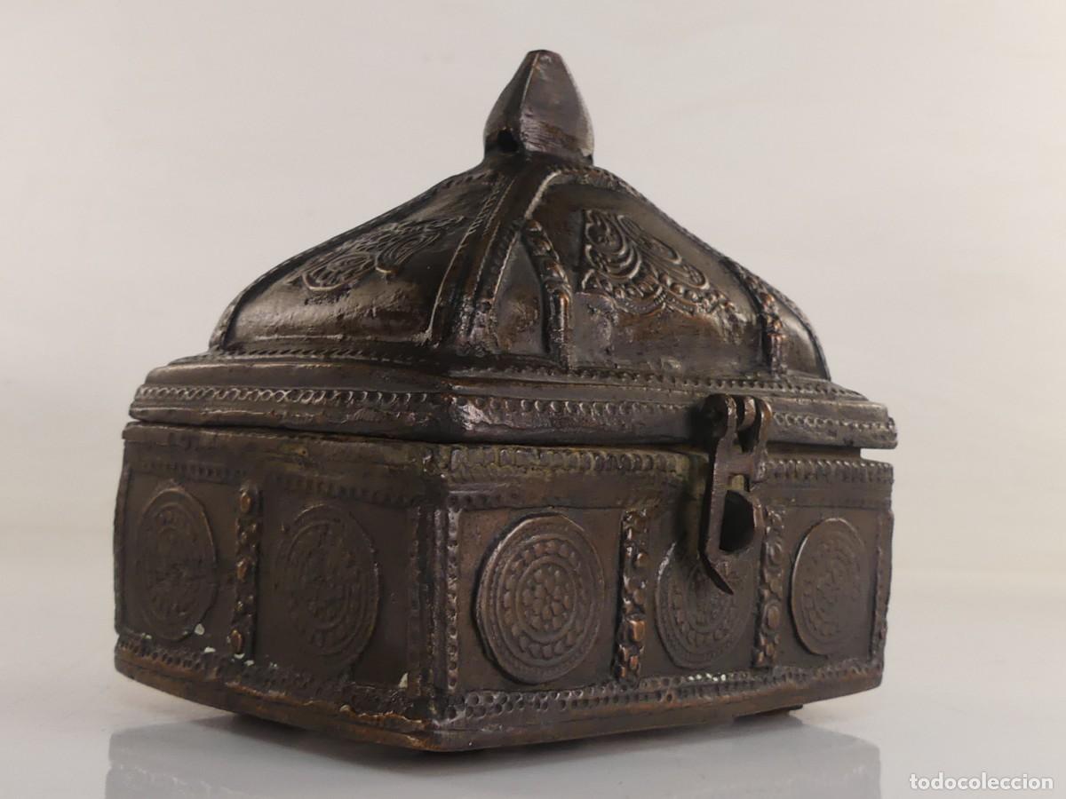 Vintage: INTERESANTE CAJA DE METAL