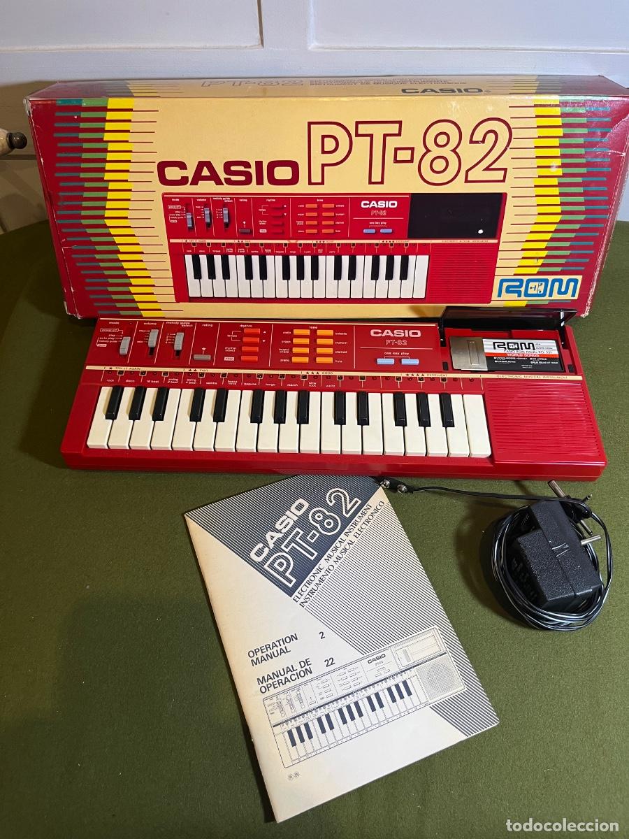 Vintage: Teclado Casio PT-82 Casiotone Vintage con Caja Original, Adaptador, Manual y ROM Pack &ndash; A&ntilde;os 80