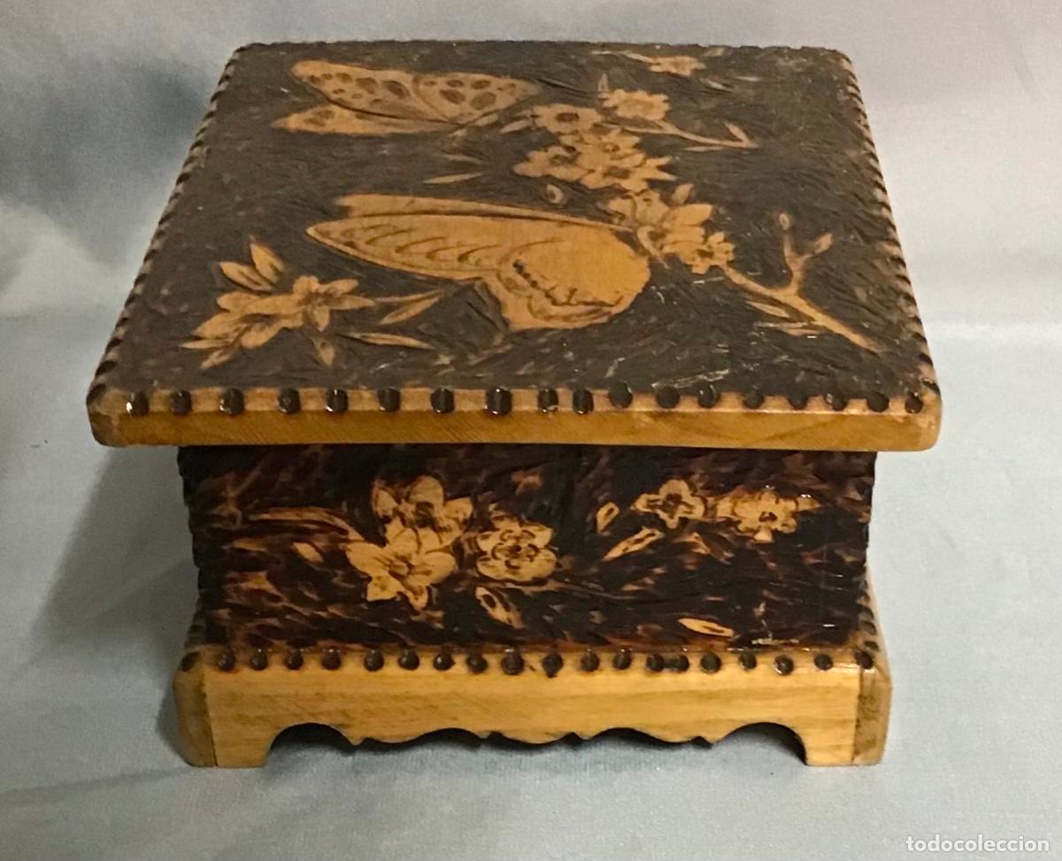 Vintage: JOYERO DE MADERA CON PIROGRAVADO. - Foto 2