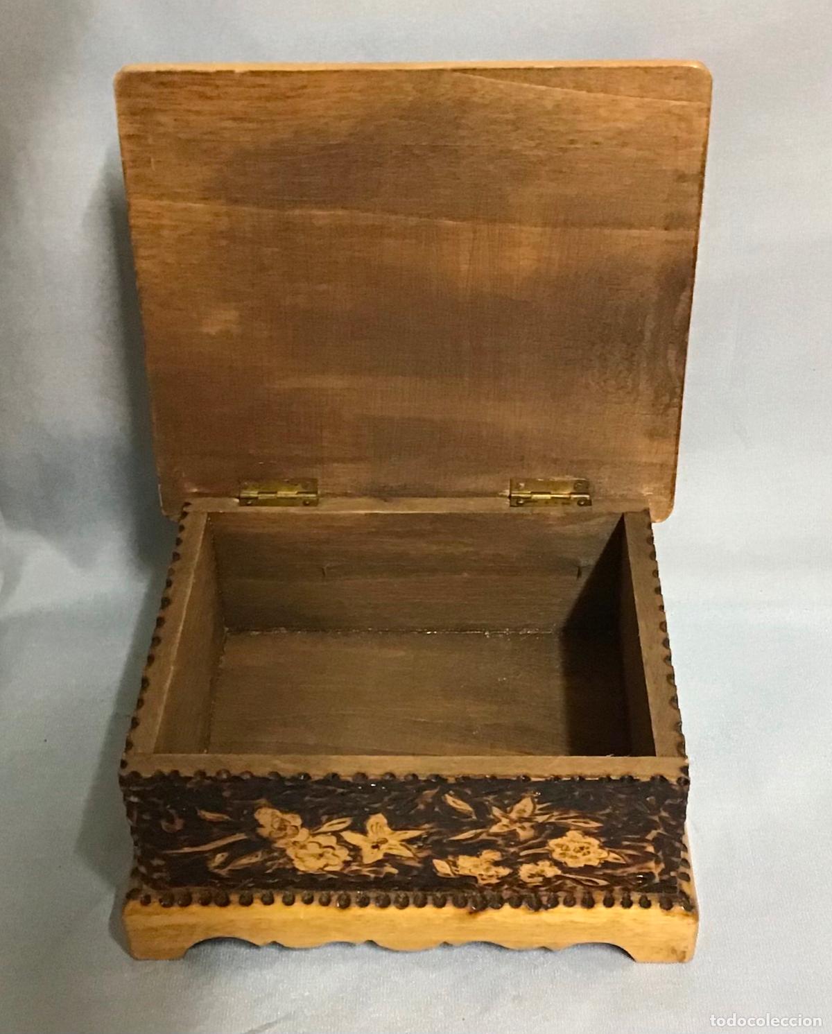 Vintage: JOYERO DE MADERA CON PIROGRAVADO. - Foto 4
