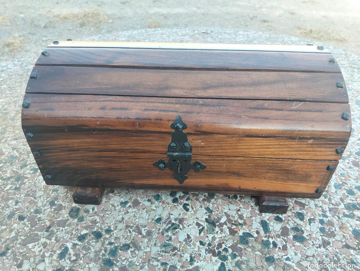 Vintage: Antiguo cofre caja joyero de madera marr&oacute;n estilo pirata vintage 35cm ancho a&ntilde;os 70