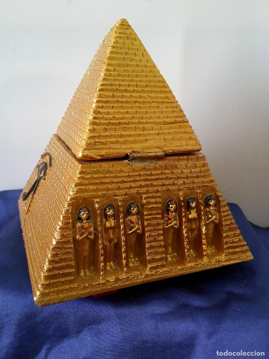 Vintage: &iexcl;&iexcl; PIRAMIDE. Con el OJO D &rdquo;HORUS&rdquo;. Proteccion, Salud, Poder... (Joyero.)!! C-26 - Foto 5