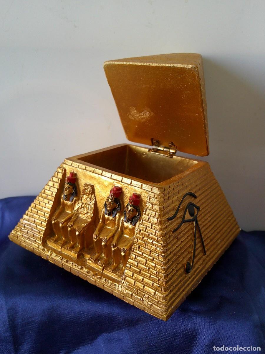 Vintage: &iexcl;&iexcl; PIRAMIDE. Con el OJO D &rdquo;HORUS&rdquo;. Proteccion, Salud, Poder... (Joyero.)!! C-26 - Foto 11