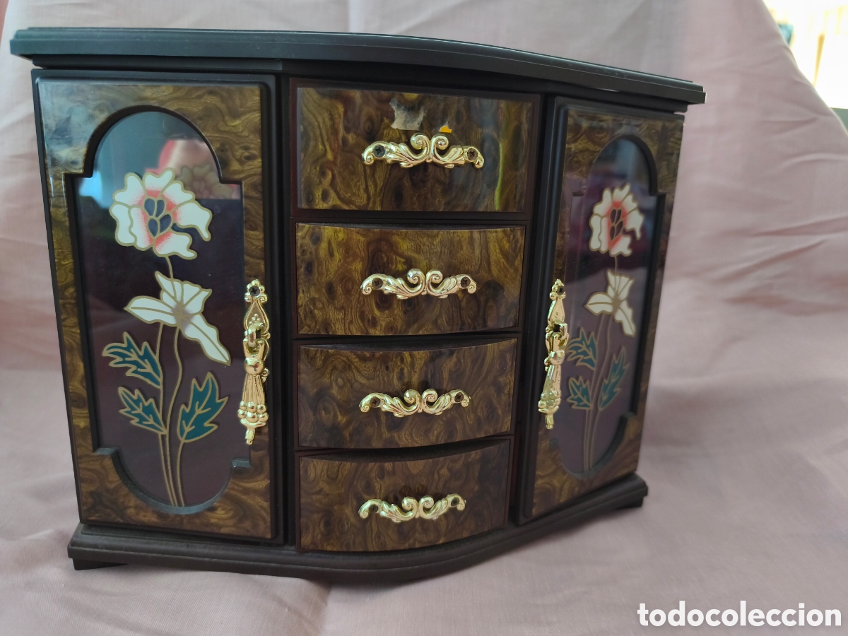 Vintage: Joyero musical armario