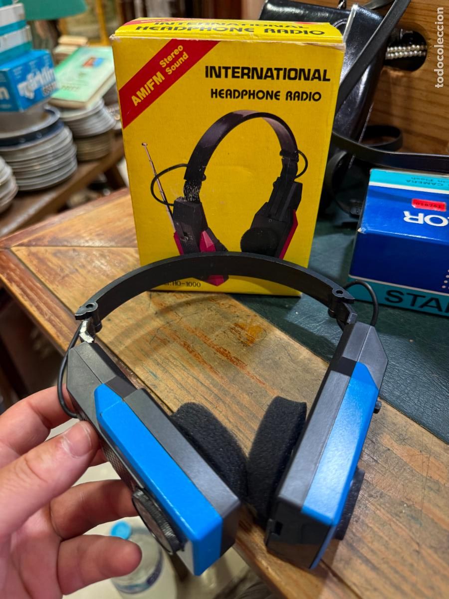 Vintage: INTERNATIONAL HEADPHONE RADIO