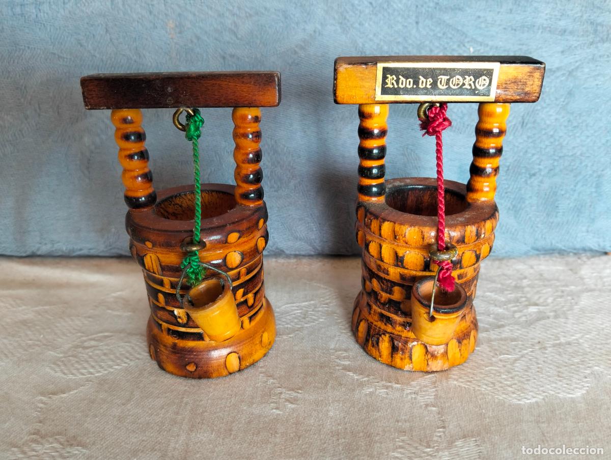 Vintage: Pareja figuras figuritas decorativas vintage madera recuerdo de san sebastian toro pozos palilleros