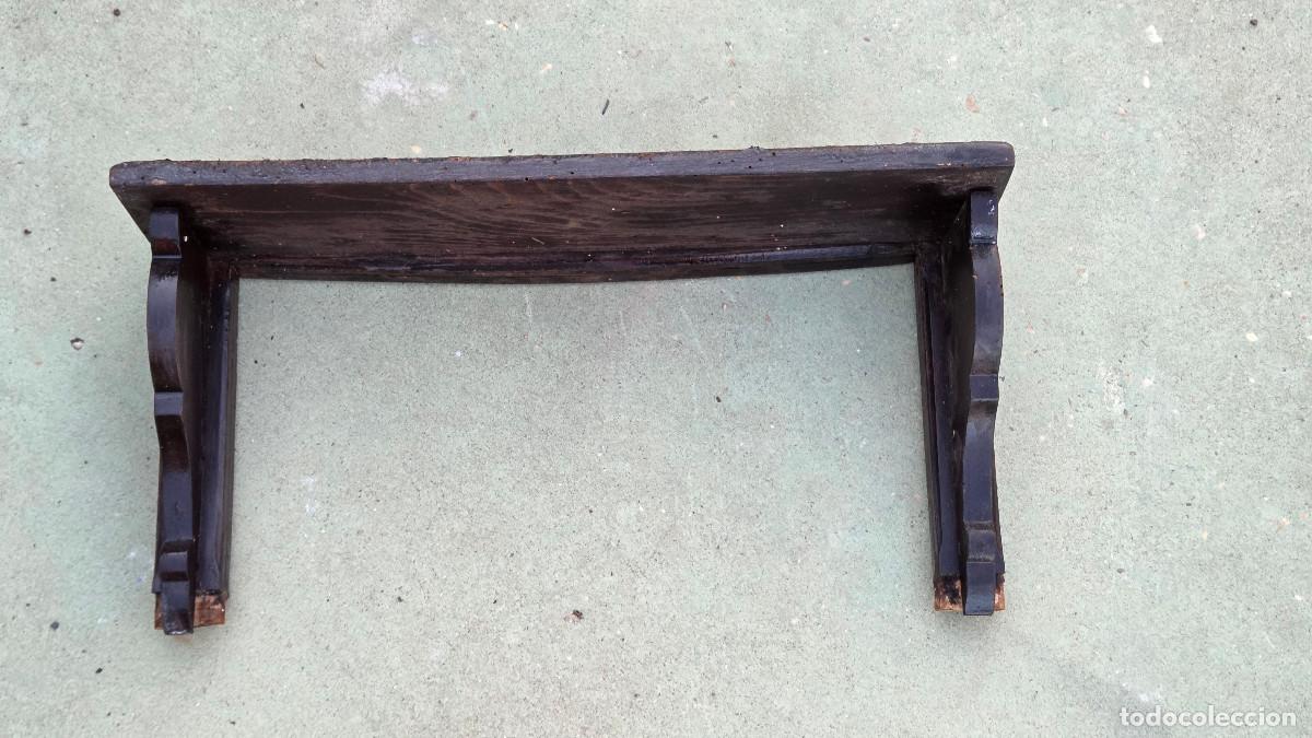 Vintage: estante de madera antiguo