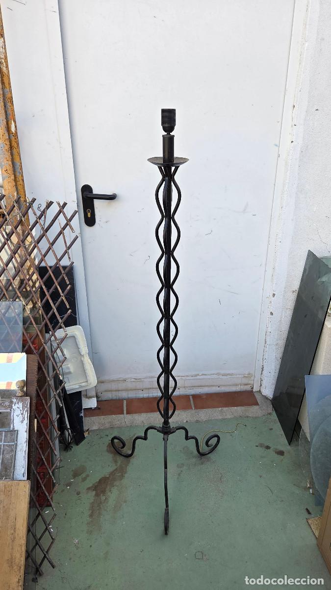 Vintage: lampara de p&igrave;e de hierro rustico